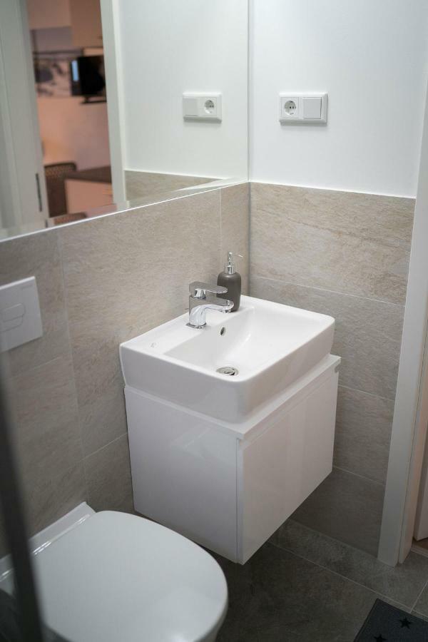 Ferienwohnung Pfingsberg Eg 拉廷根 外观 照片